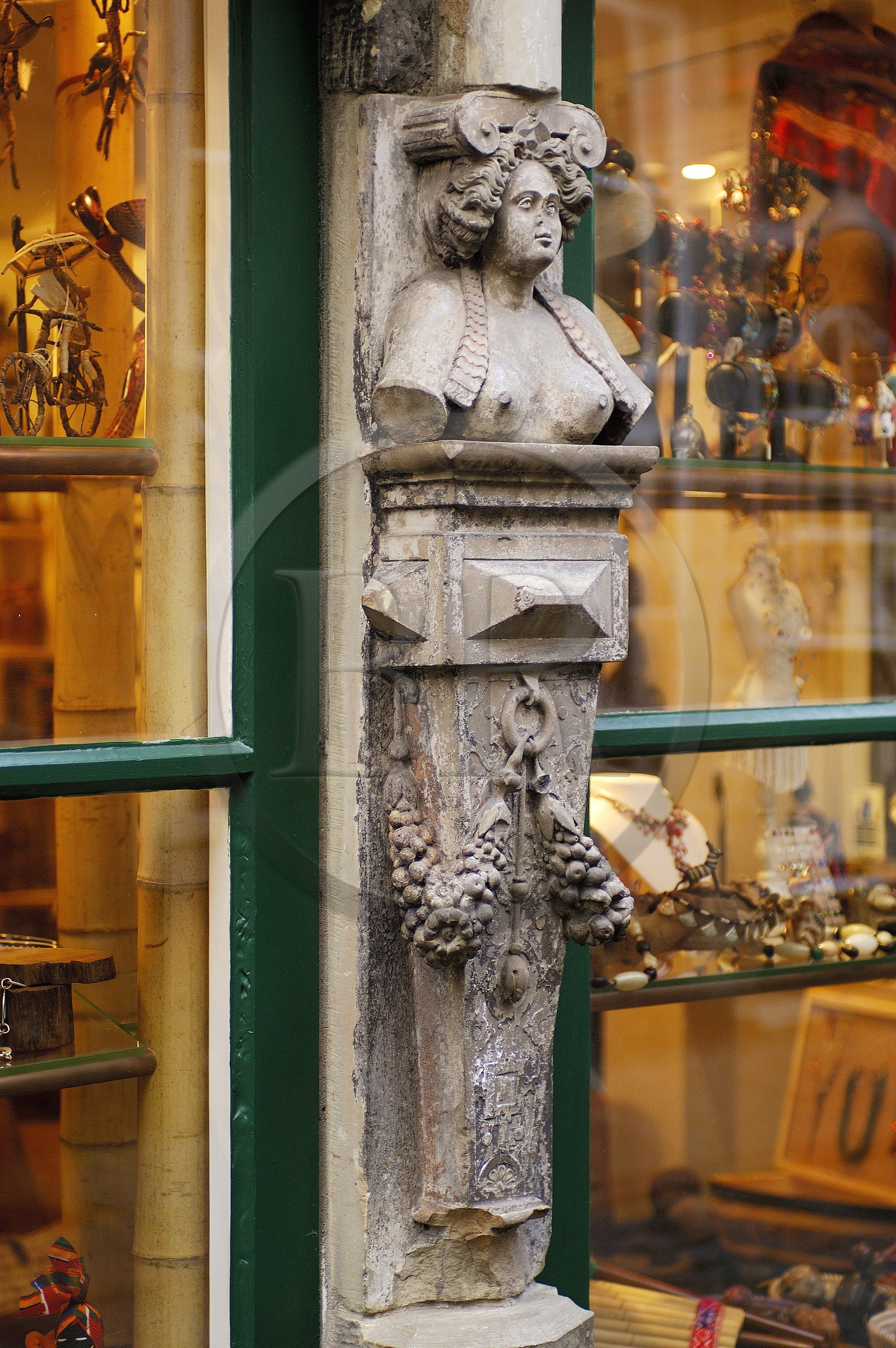 Allemagne, Breme (Bremen), sculpture sur une facade de maison dans la vieille ville