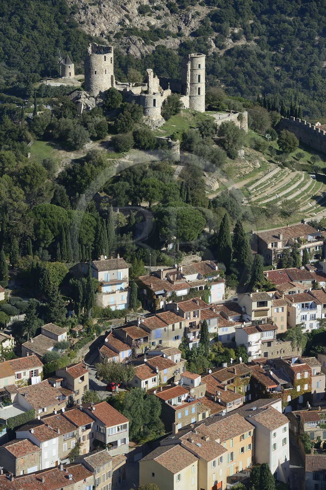 France, Var (83), Grimaud (vue aérienne)