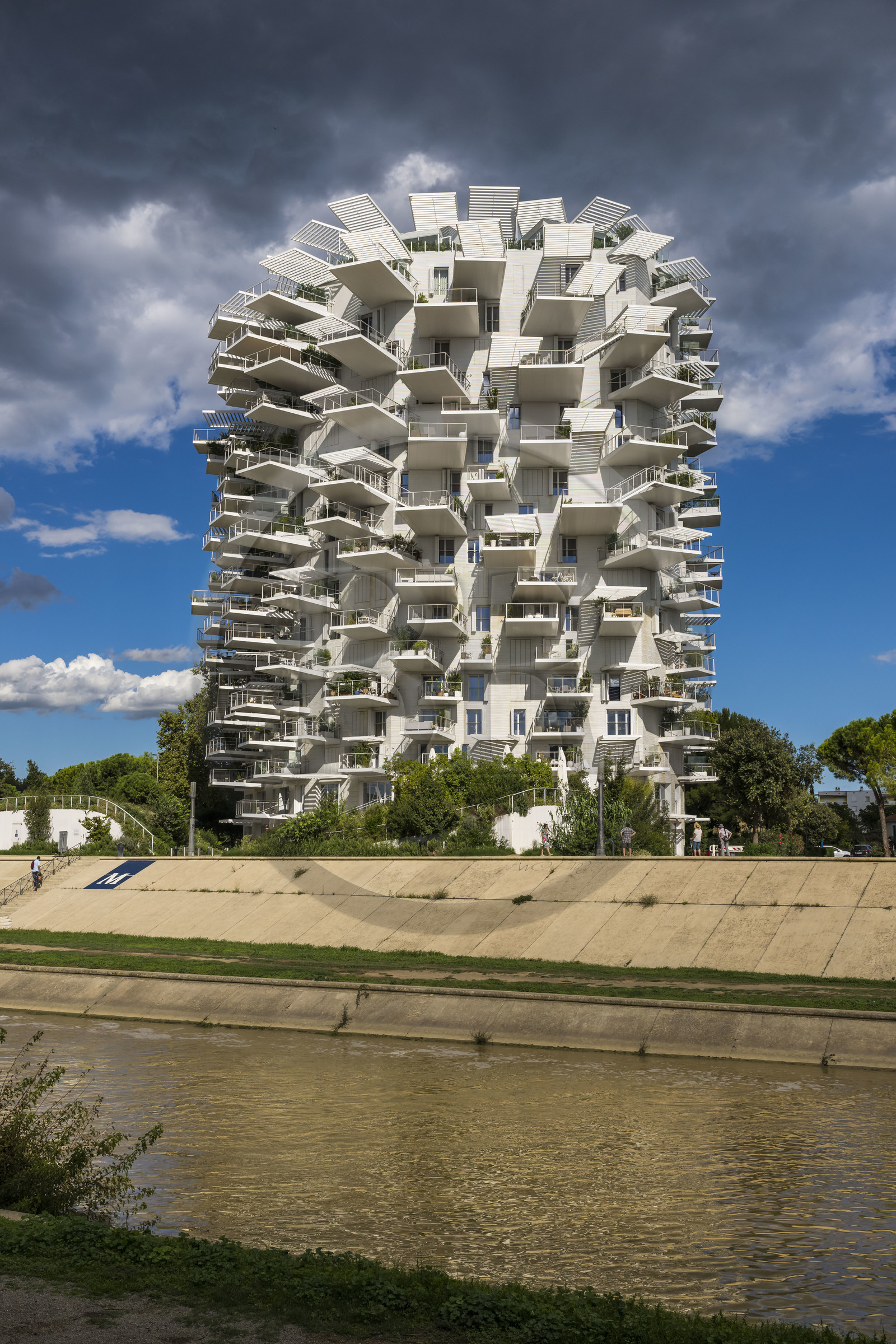 France, Hérault (34), Montpellier, quartier Richter, les rives du Lez, l'immeuble L'Arbre Blanc, coréalisé par le japonais Sou Foujimoto avec les architectes français Nicolas Laisné et Manal Rachdi