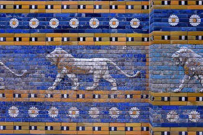 Germany, Berlin, Museum Island, listed as World Heritage by UNESCO, Pergamon Museum (Pergamonmuseum), Ishtar Gate, built in 580 BC (Neo Babylonian Empire) by King Nebuchadnezzar II in Babylon (Irak), antique ceramic frieze with lions