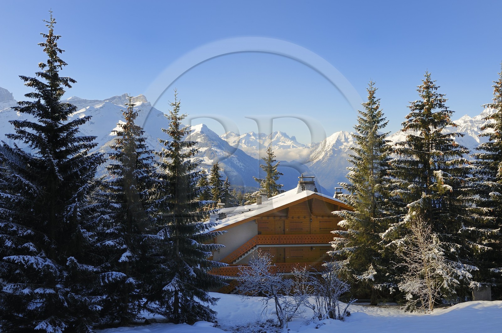 Suisse, Canton de Vaud, Villars sur Ollon, chalet sous la neige