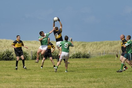Irlande, Comté de Galway, Aran Islands, Inishmore, match de football gaélique