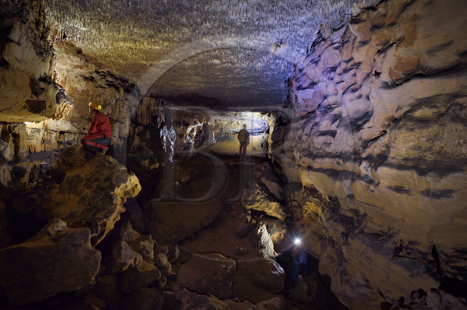 France, Dordogne (24), Périgord Noir, vallée de la Dordogne, Groléjac, initiation à la spéléologie avec Laurent Lignac de Couleur Périgord dans la grotte du Pechialet