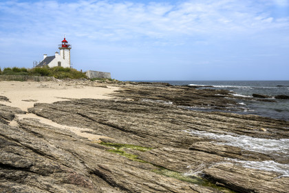 France, Morbihan (56), Ile de Groix, Locmaria, réserve naturelle géologique François Le Bail, le phare de la Pointe des Chats