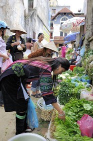 Vietnam, Lao Cai province, Sapa market, Black Hmong minority group