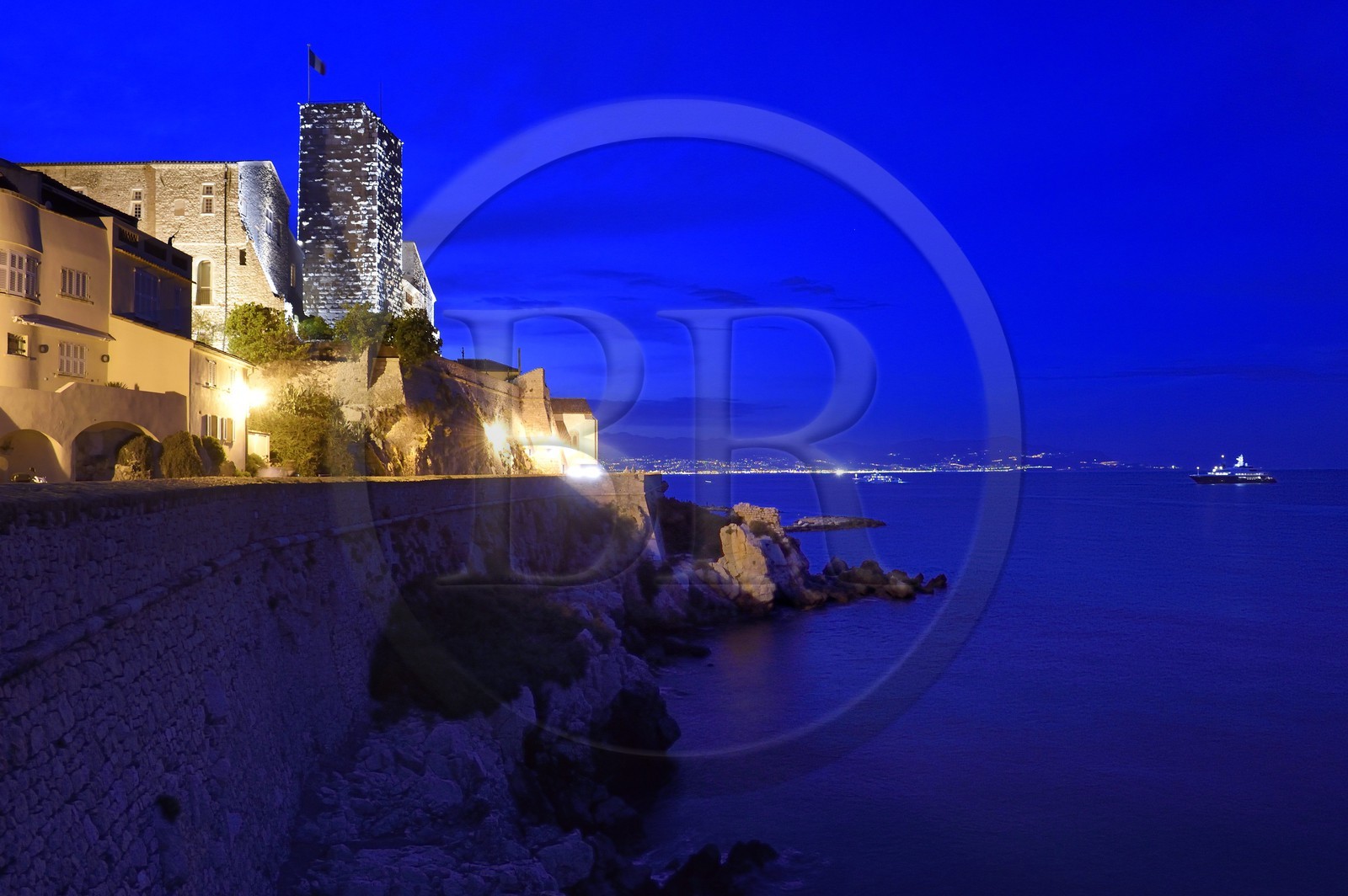 France, Alpes-Maritimes (06), Antibes, la vieille ville et ses remparts maritimes créés par Vauban, le Musée Picasso