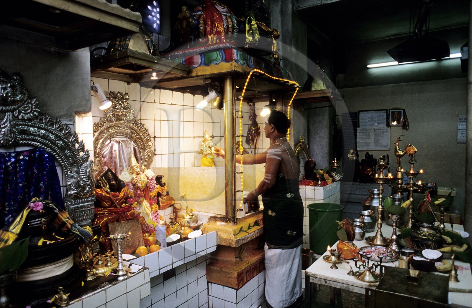 France, Paris (75), cérémonie rituelle dans un sanctuaire indien