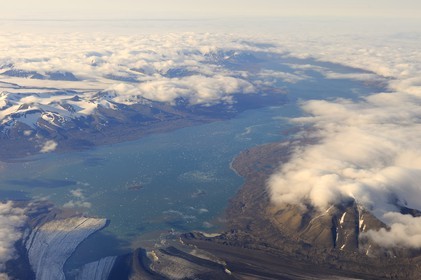Norvège, Svalbard, glacier de la région sud du Spitzberg (vue aérienne)