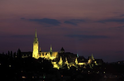 Hongrie, Budapest, Église Mathias de Buda surplombant le Danube