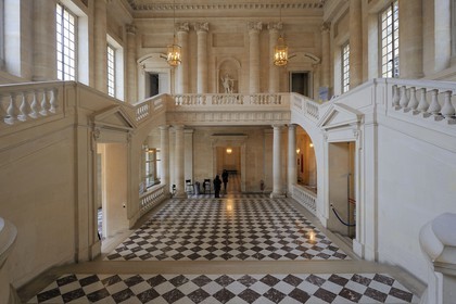 France, Yvelines (78), château de Versailles, classé Patrimoine Mondial de l'UNESCO, escalier Grand Degré dans l'aile du Nord