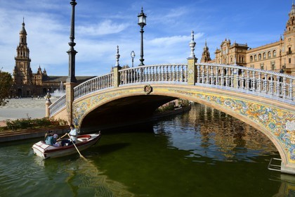Espagne, Andalousie, Séville, Parque de Maria Luisa, Plaza de Espana (Place d' Espagne) construite pour l'Exposition ibéro-américaine de 1929