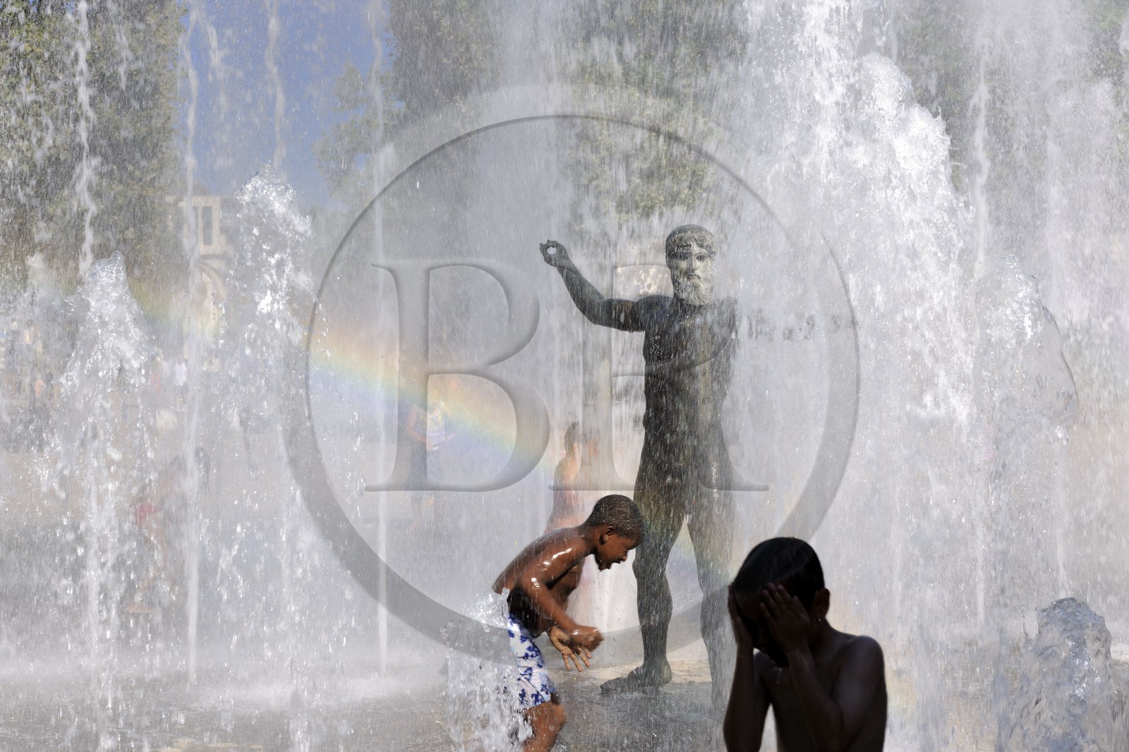 France, Hérault (34), Montpellier, quartier Antigone de l'architecte Ricardo Bofill, la fontaine de la place du Nombre d'Or