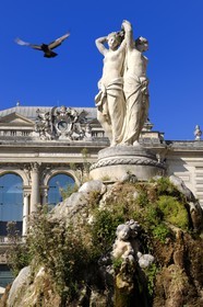 France, Hérault (34), Montpellier, Place de la Comédie, fontaine des Trois Grâces