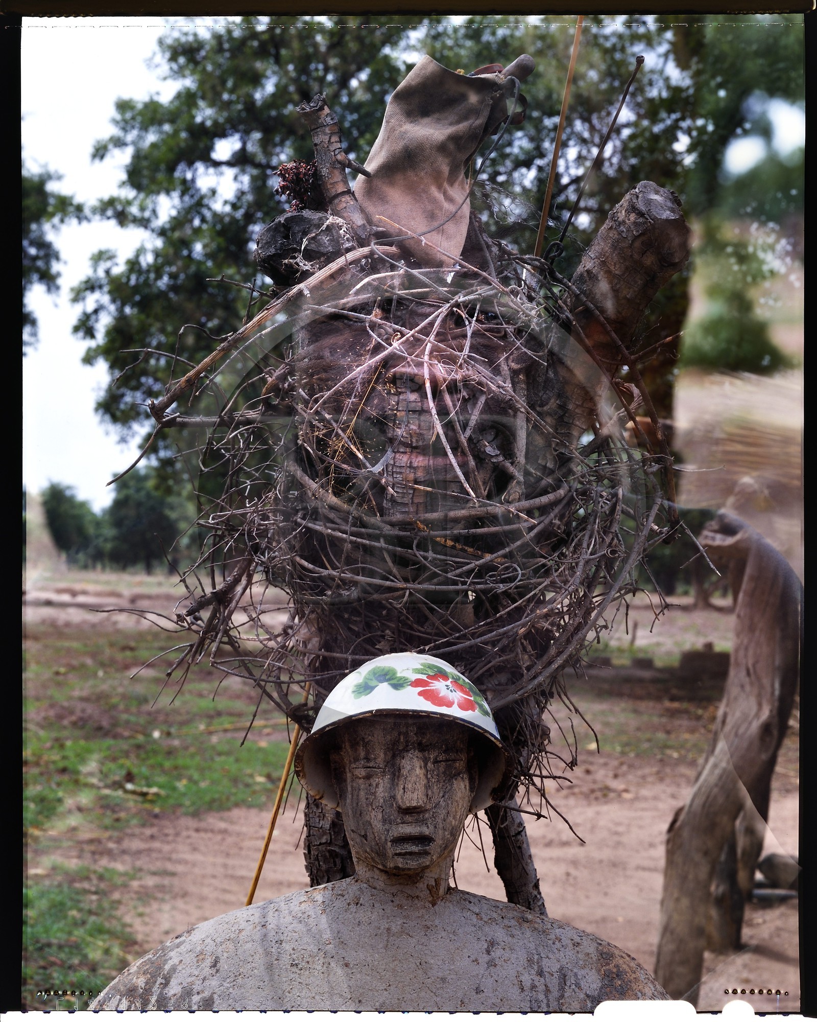 Burkina Faso, province de Poni, pays des Lobi, Loropéni, autel et fétiche qui sont les liens avec les esprits et les ancetres Burkina Faso, province de Poni, pays des Lobi, Loropéni, autel et fétiche qui sont les liens avec les esprits et les ancetres
