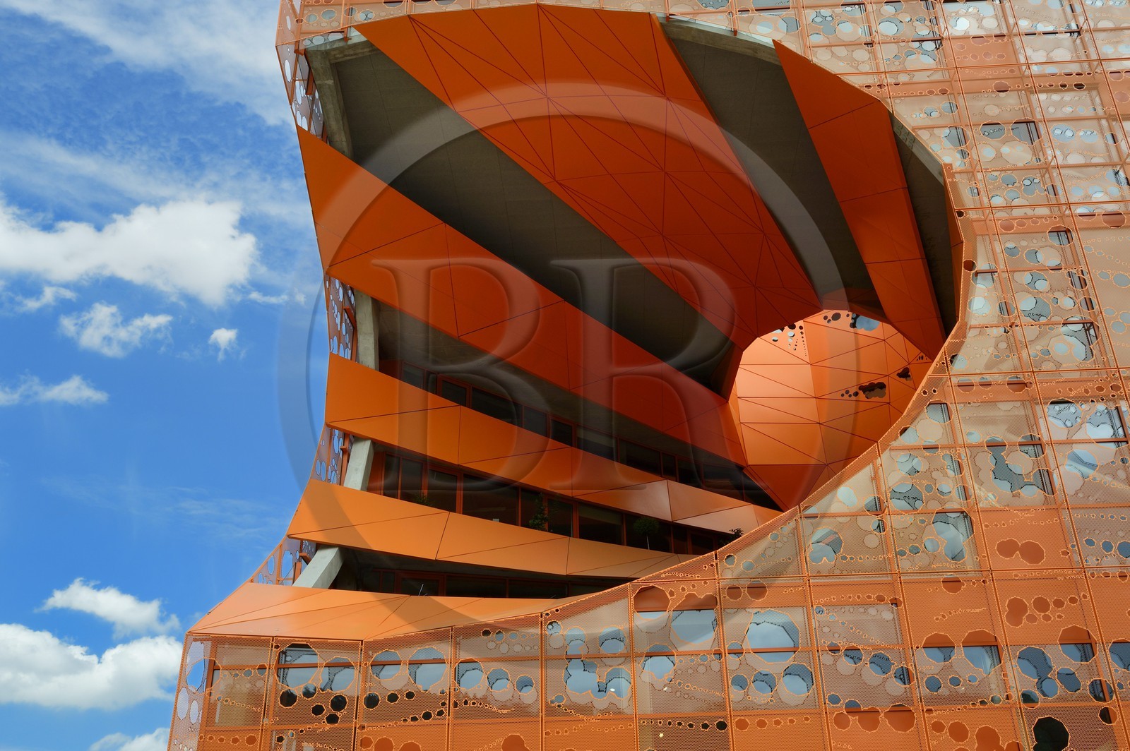 France, Rhône (69), Lyon, nouveau quartier de La Confluence au sud de la Presqu'île, Quai Rambaud, le Cube Orange imaginé par les architectes Dominique Jakob et Brendan MacFarlane