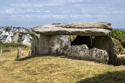 France, Finistère, Pays Bigouden (Bigouden country), Plouhinec, prehistoric site of Menez Dregan, gallery grave of Menez Korriged, megalithic burial dating from the final Neolithic