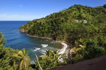 Caraïbes, Ile de la Dominique, Salybia, baie et hameau de Akinson qui marque l'entrée du Territoire Kalinago unique réserve amérindienne de l'archipel des Antilles