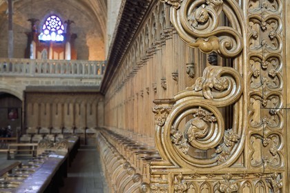 France, Haute-Loire (43), Parc naturel régional Livradois-Forez, abbaye de La Chaise-Dieu, l’église abbatiale Saint-Robert, stalles des moines dans le chœur