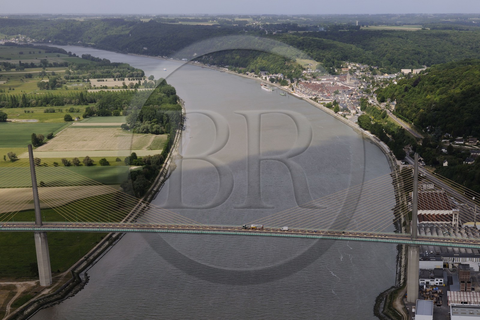France, Seine-Maritime (76), Caudebec-en-Caux, Pont de Brotonne (vue aérienne)