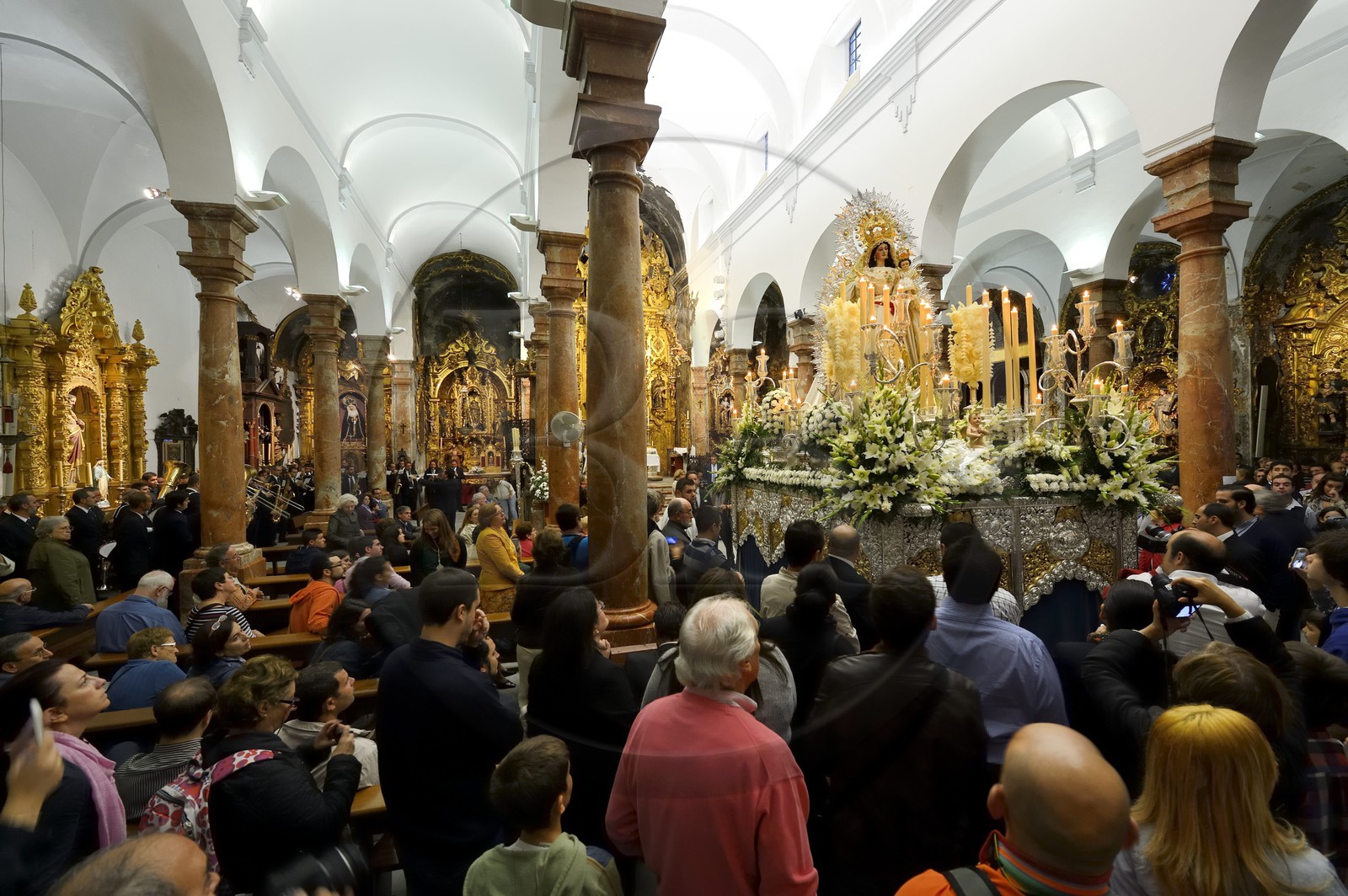 Espagne, Andalousie, Séville, quartier de Santa Cruz, église San Nicolas, procession de la Vierge des neiges (Virgen de las Nieves)