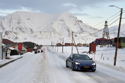 Norway, Svalbard, Spitzbergen, Longyearbyen, sports car on a road network of less than 46 km