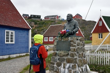 Greenland, central western region, Sisimiut (formerly Holsteinsborg) in Kangerluarsunnguaq Bay, statue of Jorgen C.C. Olsen, politician  who fought for the autonomy of Greenland