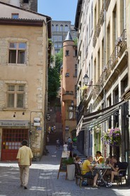 France, Rhône (69), Lyon, site historique classé Patrimoine Mondial de l'UNESCO, quartier de Saint-Paul dans le Vieux Lyon, Montée du Change qui prolonge la rue de la Loge