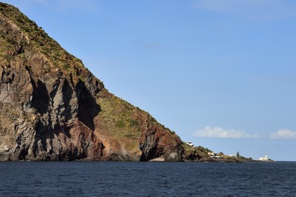 Italie, Sicile, iles Eoliennes, classées Patrimoine Mondial de l'UNESCO, phare du village de Lingua sur l'Ile de Salina
