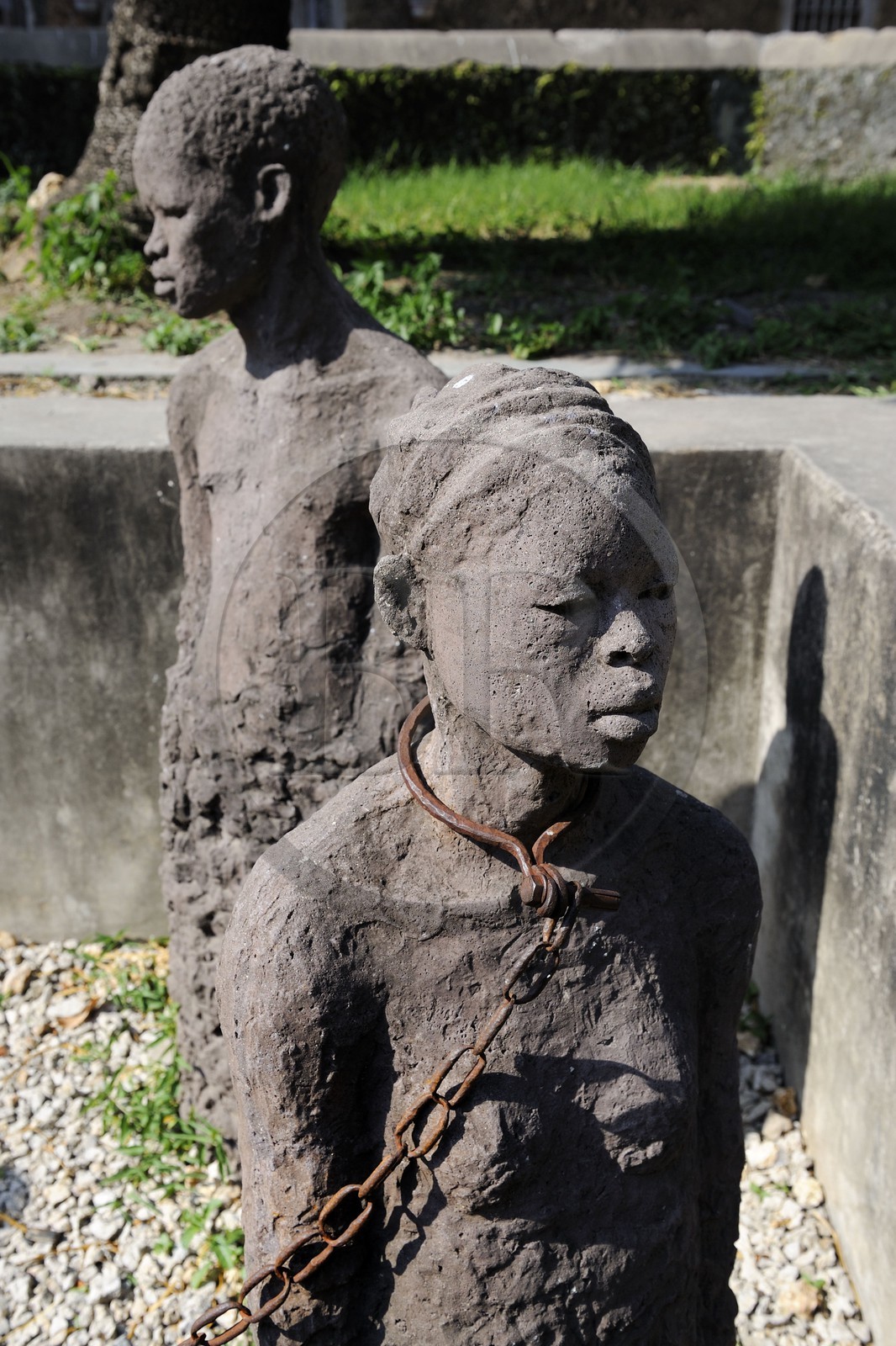 Tanzanie, Zanzibar, Stown Town, classé Patrimoine Mondial de l' UNESCO, site de l' ancien marché aux esclaves, monument érigé en 1998 à la mémoire des esclaves qui se sont entassés dans les caves du marché