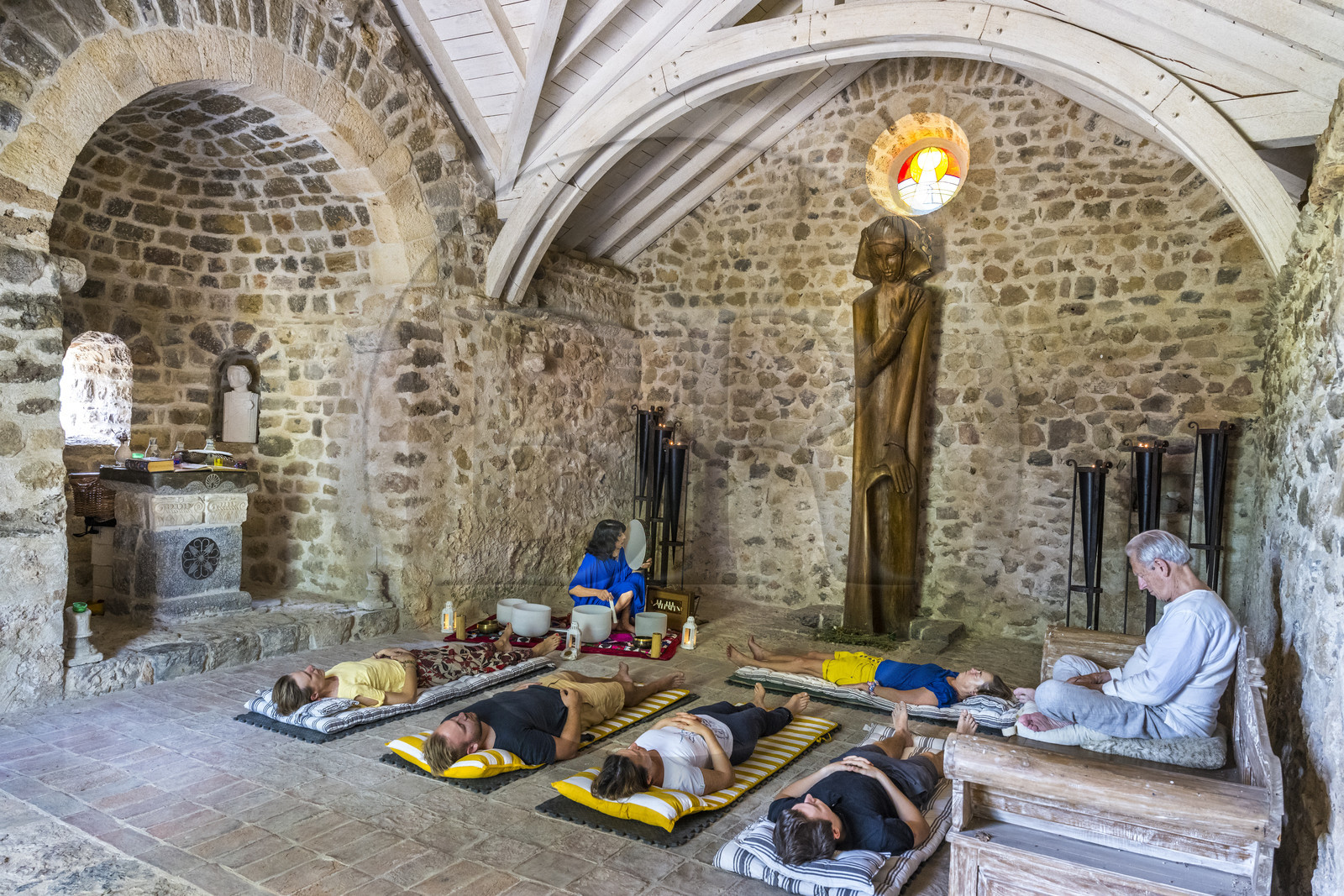 France, Var (83), Provence Verte, Bras, la maison d'hotes Le Peyrourier - une campagne en Provence, le voyage sonore de l'artiste musicienne Yasi Zandi dans l'ancienne chapelle templière reconstruite