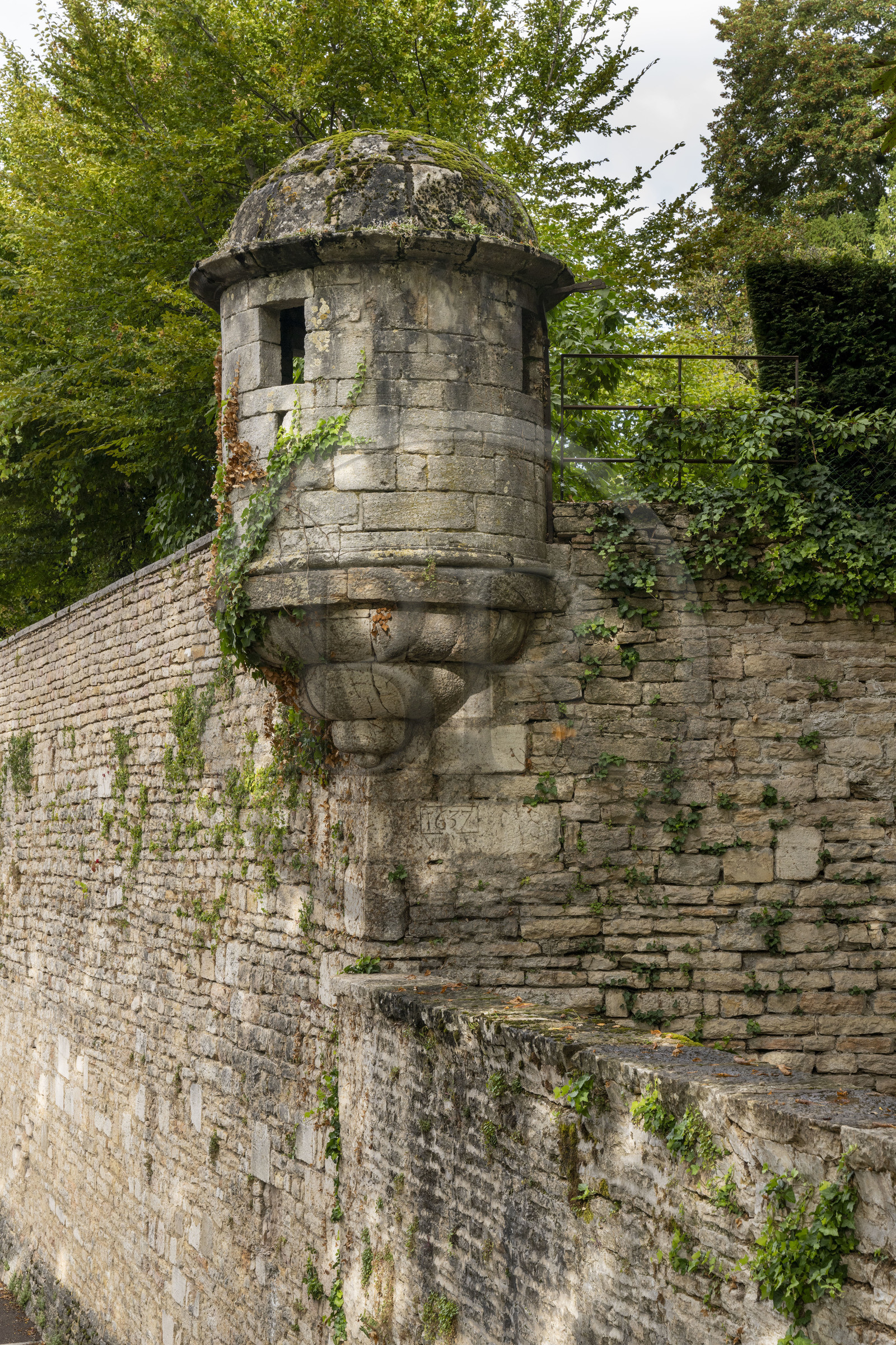 France, Côte-d'Or (21), les climats de Bourgogne classés Patrimoine Mondial de l'UNESCO, Beaune, échauguette des remparts à l'Est de la ville