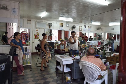 Nicaragua, Granada, salon de coiffure pour homme dans la calle Real Xalteva
