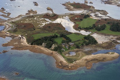 France, Côtes-d'Armor (22), Côte d'Ajoncs, Penvénan, Ile Saint Gildas(vue aérienne)