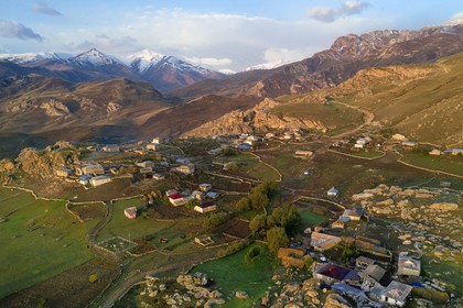 Azerbaïdjan, région de Quba (Guba), chaine de montagne du Grand Caucase, village de Giriz à l'aube (vue aérienne)