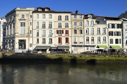France, Pyrenees Atlantiques, Basque Country, Bayonne, the Nive river banks, quai des Corsaires
