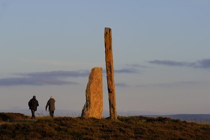Royaume-Uni, Ecosse, Iles Orcades, Ile de Mainland, Loch of Stenness, cercle de pierres levées du Ring of Brodgar, classées Patrimoine Mondial de l' UNESCO