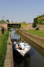 France, Saône et Loire (71), écluse de La Truchère sur la Seille