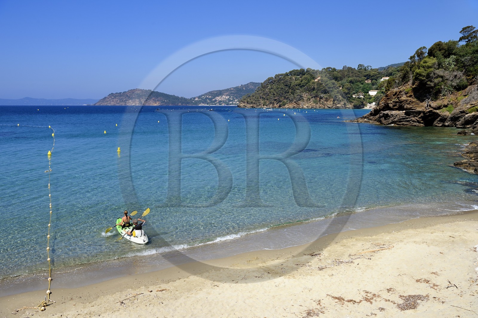 France, Var (83), Rayol-Canadel-sur-Mer, Domaine du Rayol, le jardin des Méditerranées, propriété du conservatoire du littoral mention obligatoire, la plage point de départ du sentier marin