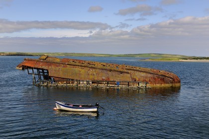 Royaume-Uni, Ecosse, Iles Orcades, Ile de Lamb Holm, épave de bateau