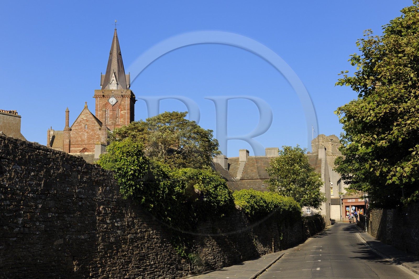 Royaume-Uni, Ecosse, Iles Orcades, Mainland, ville de Kirkwall, la cathédrale Saint-Magnus en grès rouge