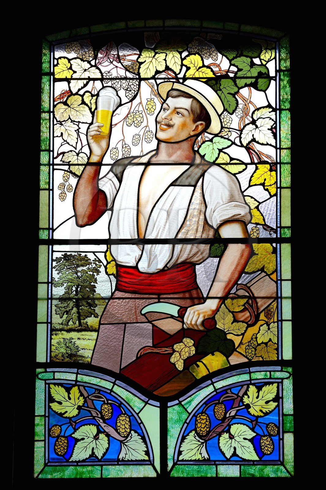 France, Meurthe-et-Moselle (54), Saint-Nicolas-de-Port, le Musée français de la brasserie, vitrail (1906) de Jacques Gruber de l'Ecole de Nancy créé à l'origine pour la brasserie de Vézelise