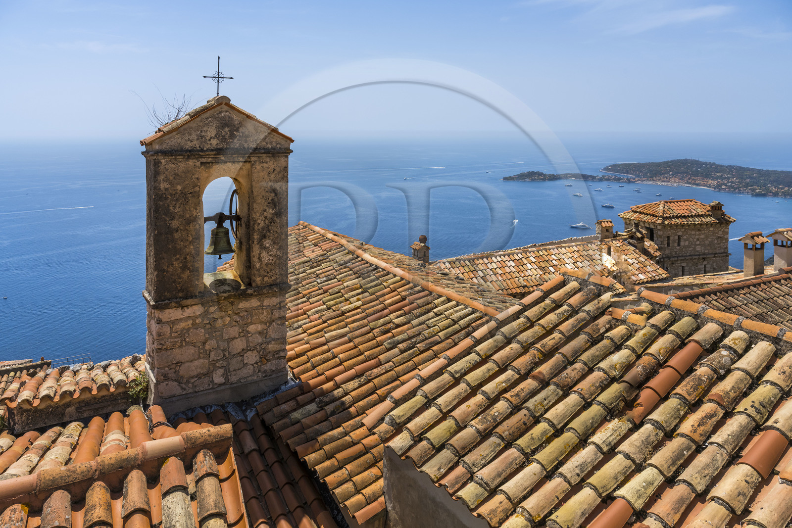 France, Alpes-Maritimes (06), le village perché d'Eze, la presqu'ile de Saint-Jean-Cap-Ferrat en arrière plan