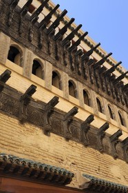 Maroc, Moyen Atlas, Fès, ville impériale, médina classée Patrimoine Mondial de l'UNESCO, Fès el Bali, la maison de l'Horloge ( Dar al-Magana) construite par le souverain Abou Inan en 1357 sur Talaa Kebira