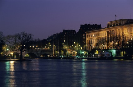 France, Paris (75), les rives de la Seine, classées Patrimoine Mondial de l'UNESCO, les quais au Pont Neuf