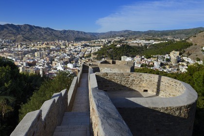 Espagne, Andalousie, Malaga, le Castillo de Gibralfaro dominant la ville