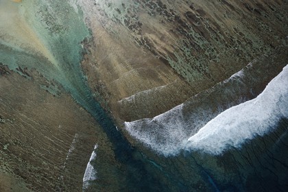 France, île de la Réunion, la Cote Ouest, le lagon de Saint-Gilles-Les-Bains, la Passe de l'Hermitage à l'Ermitage-les-Bains (vue aérienne)
