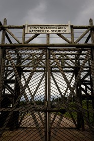 France, Bas-Rhin (67), région de Schirmeck, camp de concentration nazi du Struthof-Natzwiller, le portail d'entrée
