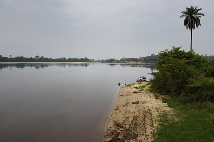 Gabon, Province du Moyen-Ogooué, Lambaréné, l'ancien Hopital Albert Schweitzer, le fleuve Ogooué