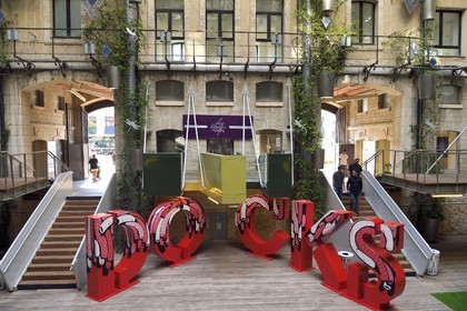 France, Bouches-du-Rhône (13), Marseille, Zone Euroméditerranée, quartier La Joliette, centre commerciel des Docks