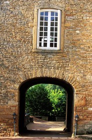 France, Saône-et-Loire (71), Hurigny, maison d'hôtes au château de Salornay (vers Mâcon)